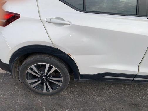 2020 Nissan Kicks SR