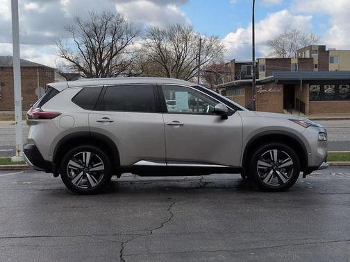 Champagne Silver Metallic 2023 Nissan Rogue Platinum