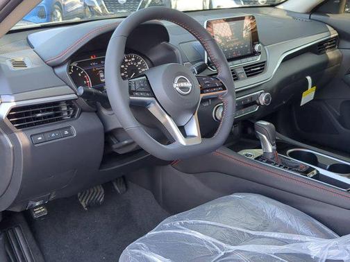 2025 Nissan Altima SR FWD