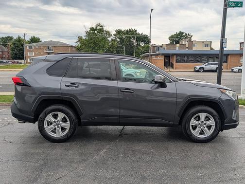 Magnetic Gray Metallic 2021 Toyota RAV4 XLE