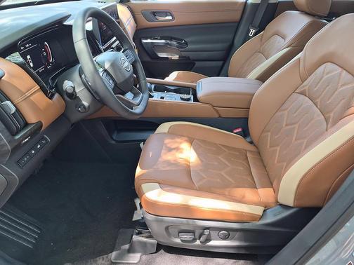 Boulder Gray Pearl 2026 Nissan Pathfinder Platinum