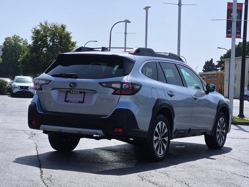 Ice Silver Metallic 2023 Subaru Outback Limited XT