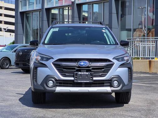Ice Silver Metallic 2023 Subaru Outback Limited XT