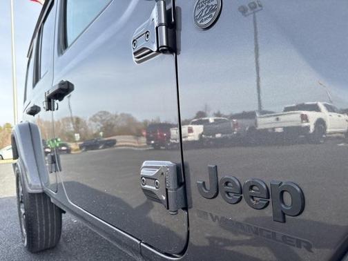 2025 Jeep Wrangler Sahara