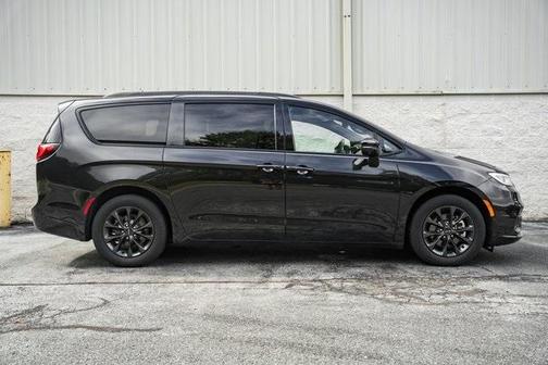 2021 Chrysler Pacifica Touring-L