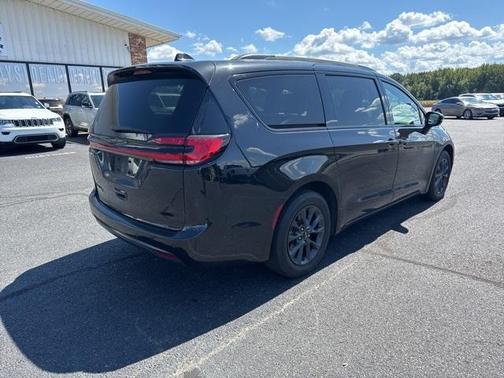 2021 Chrysler Pacifica Touring-L