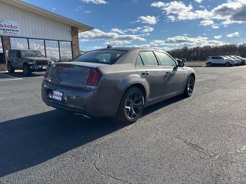 2023 Chrysler 300 S