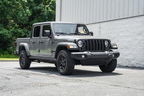 2022 Jeep Gladiator Sport