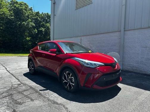 2022 Toyota C-HR XLE