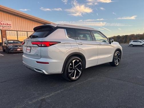 2023 Mitsubishi Outlander SEL