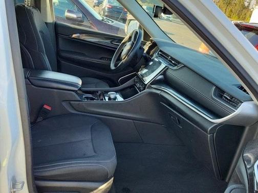 2021 Jeep Grand Cherokee L Laredo