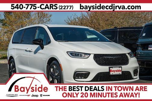 Bright White Clearcoat 2026 Chrysler Pacifica Select