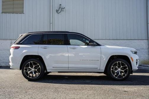 2025 Jeep Grand Cherokee Summit