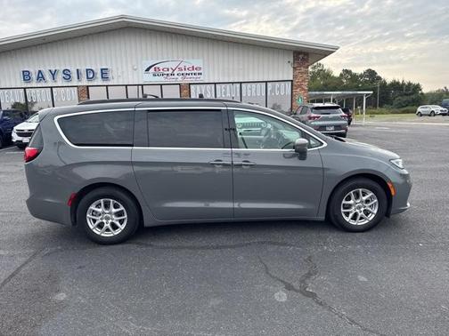 2022 Chrysler Pacifica Touring-L