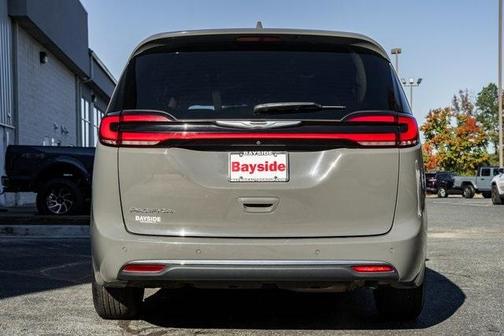 2022 Chrysler Pacifica Touring-L