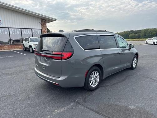 2022 Chrysler Pacifica Touring-L