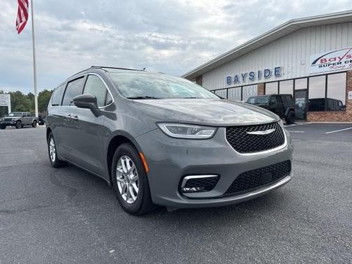 2022 Chrysler Pacifica Touring-L