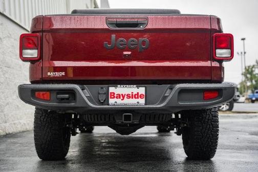 2022 Jeep Gladiator Sport