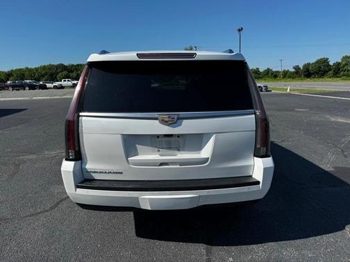 2017 Cadillac Escalade ESV Luxury