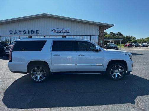 2017 Cadillac Escalade ESV Luxury