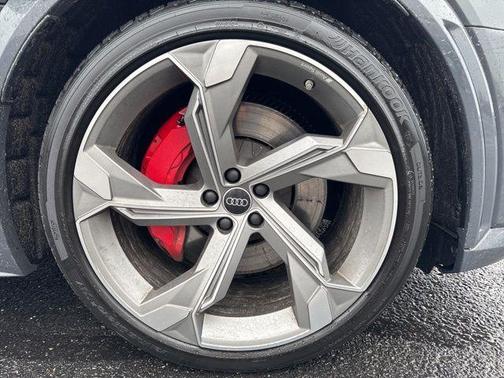 2024 Audi SQ8 e-tron Premium Plus