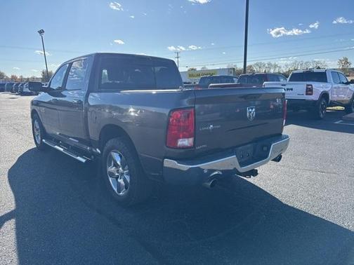 2016 RAM 1500 SLT
