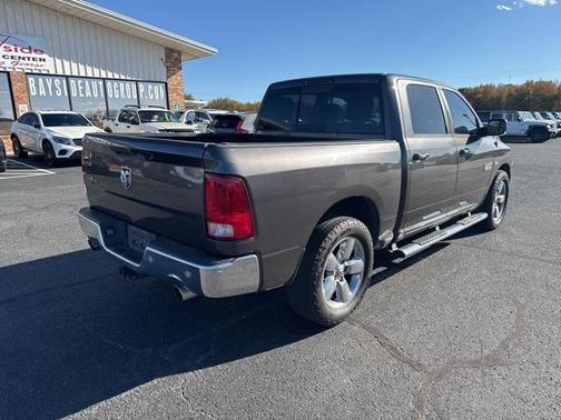 2016 RAM 1500 SLT