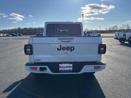 2022 Jeep Gladiator Overland