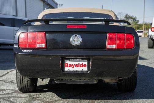 2005 Ford Mustang Premium