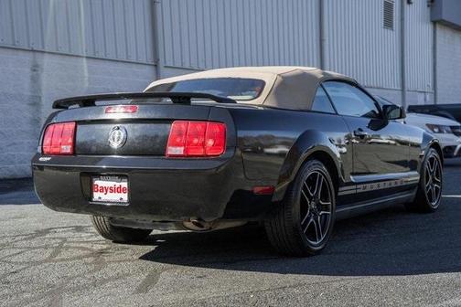 2005 Ford Mustang Premium