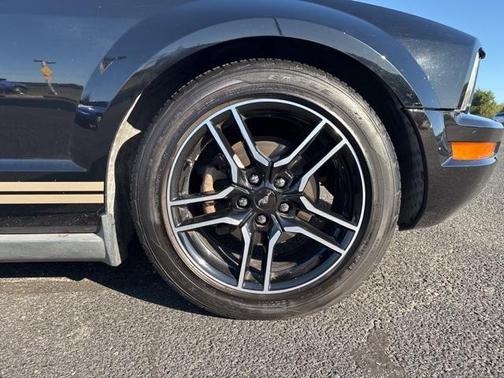 2005 Ford Mustang 