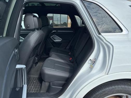 2021 Audi Q3 45 S line Premium