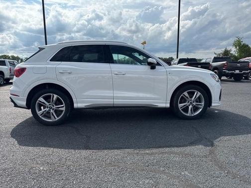 2021 Audi Q3 45 S line Premium