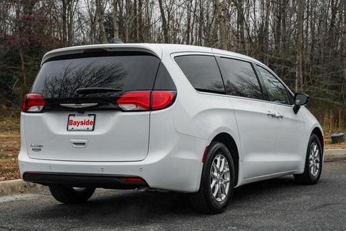 2026 Chrysler Voyager LX