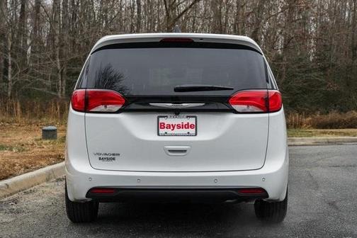 2026 Chrysler Voyager LX