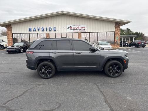 2022 Jeep Grand Cherokee Altitude