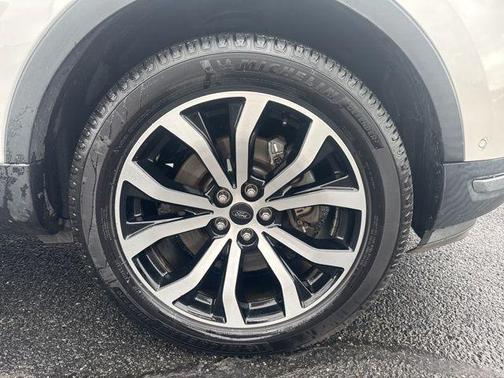 White Platinum Clearcoat Metallic 2018 Ford Explorer Limited