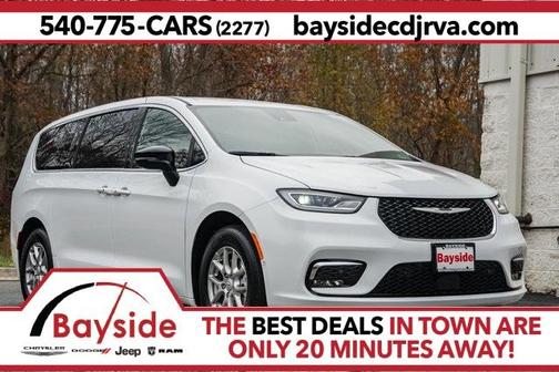 2026 Chrysler Pacifica Select