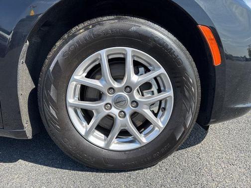 Diamond Black 2024 Chrysler Pacifica Touring-L