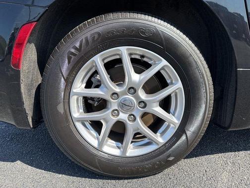 Diamond Black 2024 Chrysler Pacifica Touring-L