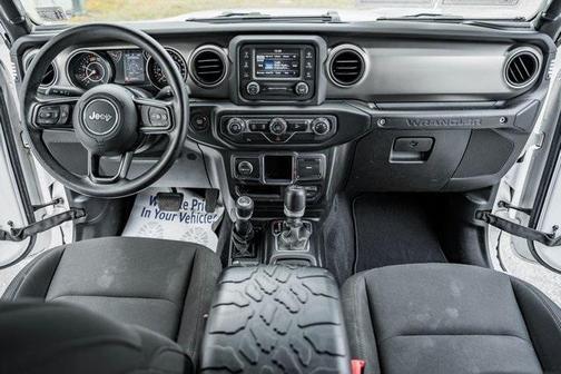 Photo 2 of 36 of 2018 Jeep Wrangler Unlimited Sport