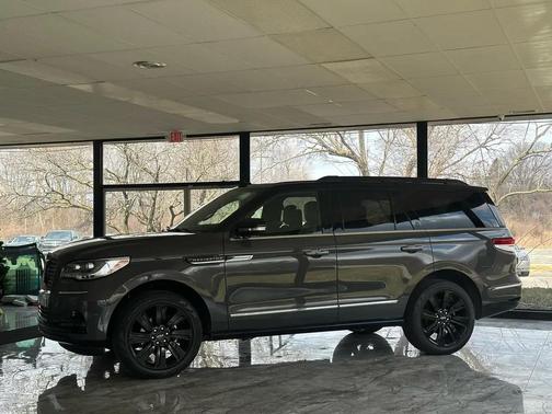 2022 Lincoln Navigator Black Label