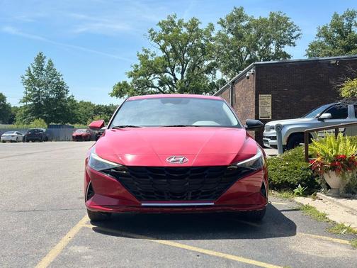 2021 Hyundai ELANTRA SEL