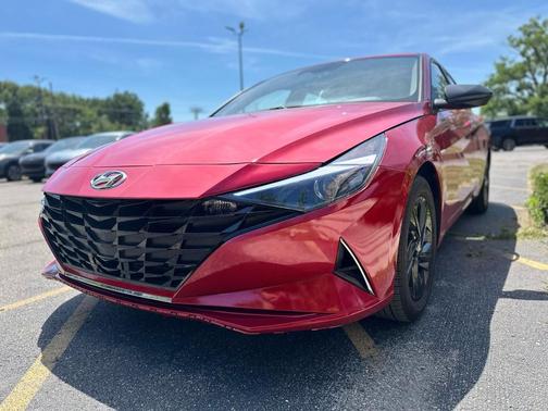 2021 Hyundai ELANTRA SEL