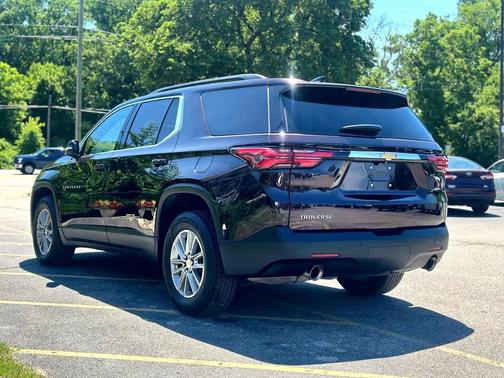 2022 Chevrolet Traverse LT Leather