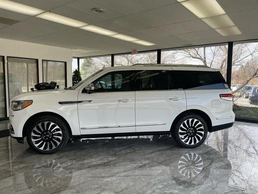 2023 Lincoln Navigator Black Label