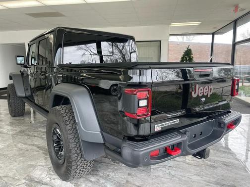 2022 Jeep Gladiator Sport S
