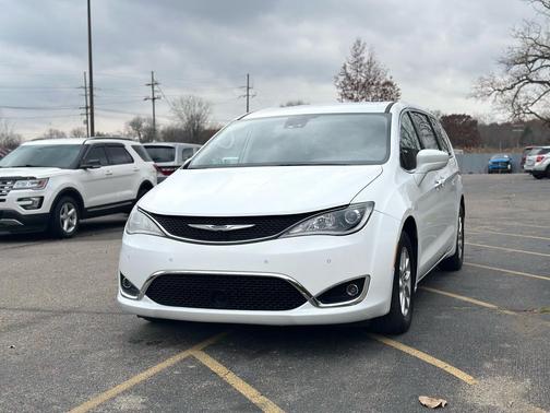 2020 Chrysler Pacifica Touring