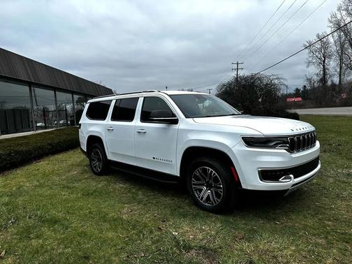 2024 Jeep Wagoneer L Series II 4x2