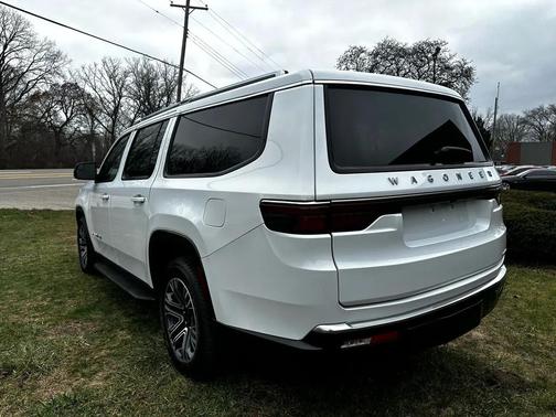 2024 Jeep Wagoneer L Series II 4x2